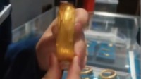 老凤祥被指清洗手镯故意蹭掉logo 市场监管所已介入