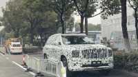 国产“库里南”！坦克800路试：尺寸庞大压迫感强