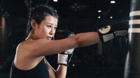 《热辣滚烫》带火减肥药：拳击教练咨询量也大增