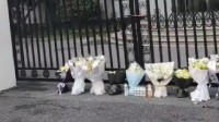 娃哈哈集团创始人宗庆后去世 民众自发献花悼念