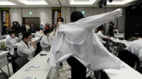 韩国万名医生辞职 政府承诺医生们29日前返岗不追责