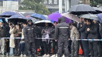 娃哈哈前CEO宗庆后追思会今日举行 民众冒雨送别
