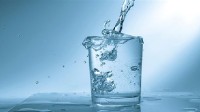 女子每天喝5升水确诊尿崩症：饮水量超越常人