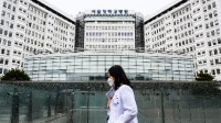 韩国医生评政府方案：让护士干医生的活或引新罢工潮