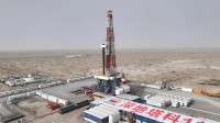 新疆钻出亚洲第一口万米井 难度堪比“探月工程”