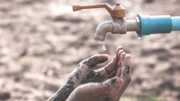 印度硅谷遭遇水荒 饮用水价格飙涨150%