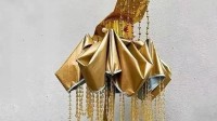 全网最听劝伞老板爆火：一年卖出100多万把伞