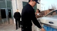 父亲想无证驾驶女儿怒砸爱车 网友点赞：大义灭亲