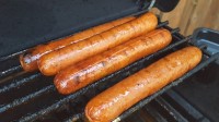 食品工程博士称：鸡骨泥运用于淀粉肠中不算违规