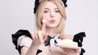 艾什莉体模新COS照：吃小蛋糕的女仆兔女郎