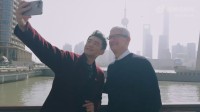 苹果CEO库克到访上海：与郑恺一起外滩漫步、吃早餐