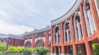 我国共有各级各类学校49.83万所 在校生2.91亿人