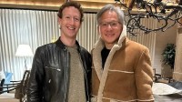 罕见同框！黄仁勋与扎克伯格互换外套共拍合照