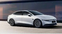 全新极氪007后驱增强版正式上市 售价20.99万元起