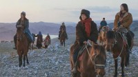 《我的阿勒泰》戛纳电视剧节首映：主演周依然、于适