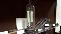 一个电铃在牛津大学响了180多年 电池成分至今未知