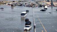 阿联酋遭遇历史级暴雨 气象中心否认人为干预降雨