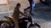《碟中谍8》在巴黎街头拍摄：阿汤哥骑摩托飞驰而过