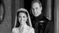 英国王子王妃结婚13年晒黑白婚照 网友:还以为出事了