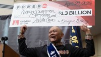 老挝移民获美国13亿美元彩票大奖！本人已抗癌8年