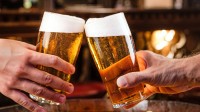 报告指出年轻人越来越不爱喝酒：无醇啤酒成为新趋势