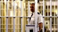 英国监狱人满为患 司法部：提前放囚犯以减轻负担