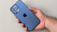 会有新变化？曝iPhone 17后置摄像头或移至顶部中心