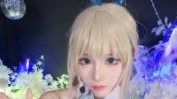 韩国美少女COS蔚蓝档案与妮姬：迷人线条清凉感十足