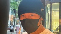 周杰伦晒近照：最近瘦了 比较可以吃