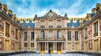 法国凡尔赛宫失火 很快被扑灭后重新对游客开放