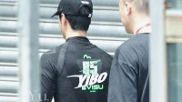 私生饭偷拍？王一博包场的赛车练习禁区遭闯入围观