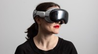 苹果门店称Vision Pro国行版预购火爆 货源充足不用抢