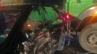 哪吒L扛下渣土车正面撞击 车主称安然无恙