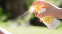 女子吸入防晒喷雾变白肺 专家提醒：不能怼脸喷洒