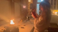 “霉霉”写歌时家中突然起火 网友：看来这首歌要火！