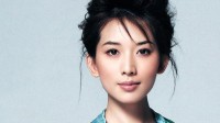 林志玲现身北海道开球！白T牛仔裤元气十足