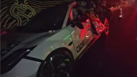 极氪001高速撞货车直接报废 车主幸运生还