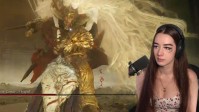 压迫感拉满！《老头环》美女主播遇到两个拉塔恩