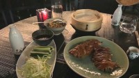 刘烨庆结婚15周年回老婆娘家 阿尔卑斯山吃北京烤鸭 