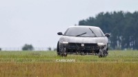 宝马首款纯电跑车曝光：或取消卡钳 800伏电气结构