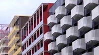 探访巴黎奥运村内部环境：纸板制床 渔网做床垫