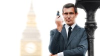 第二代007 “最短命邦德”乔治·拉扎贝宣布退休