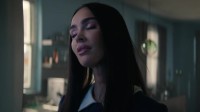 梅根福克斯科幻惊悚新片预告：饰演超美女机器人！