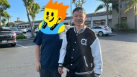 米哈游大伟哥疑在美国被砸车 外网热议:小偷刷圣遗物?