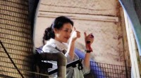 舒淇导演处女作开机!路透图曝光 双手点赞耐心讲戏