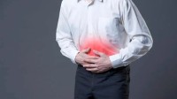 男子腹痛三月以为是肿瘤结果是叉子：酒后生吞