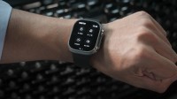 仰望U8首发智能手表车控：支持苹果、OPPO Watch