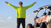 雷军现身新疆库木塔格沙漠：打算试试沙上漂移