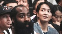 谁的青春破次元壁了？哈登梁咏琪梦幻同框