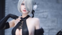 樱花妹COS《尼尔》2B小姐姐：光洁白皙 曲线完美